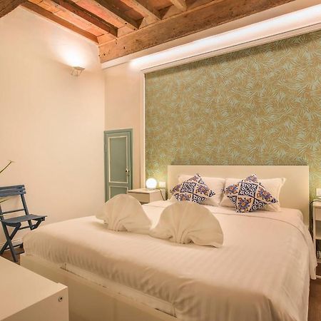 Oltrarno Suite In Флоренция Экстерьер фото