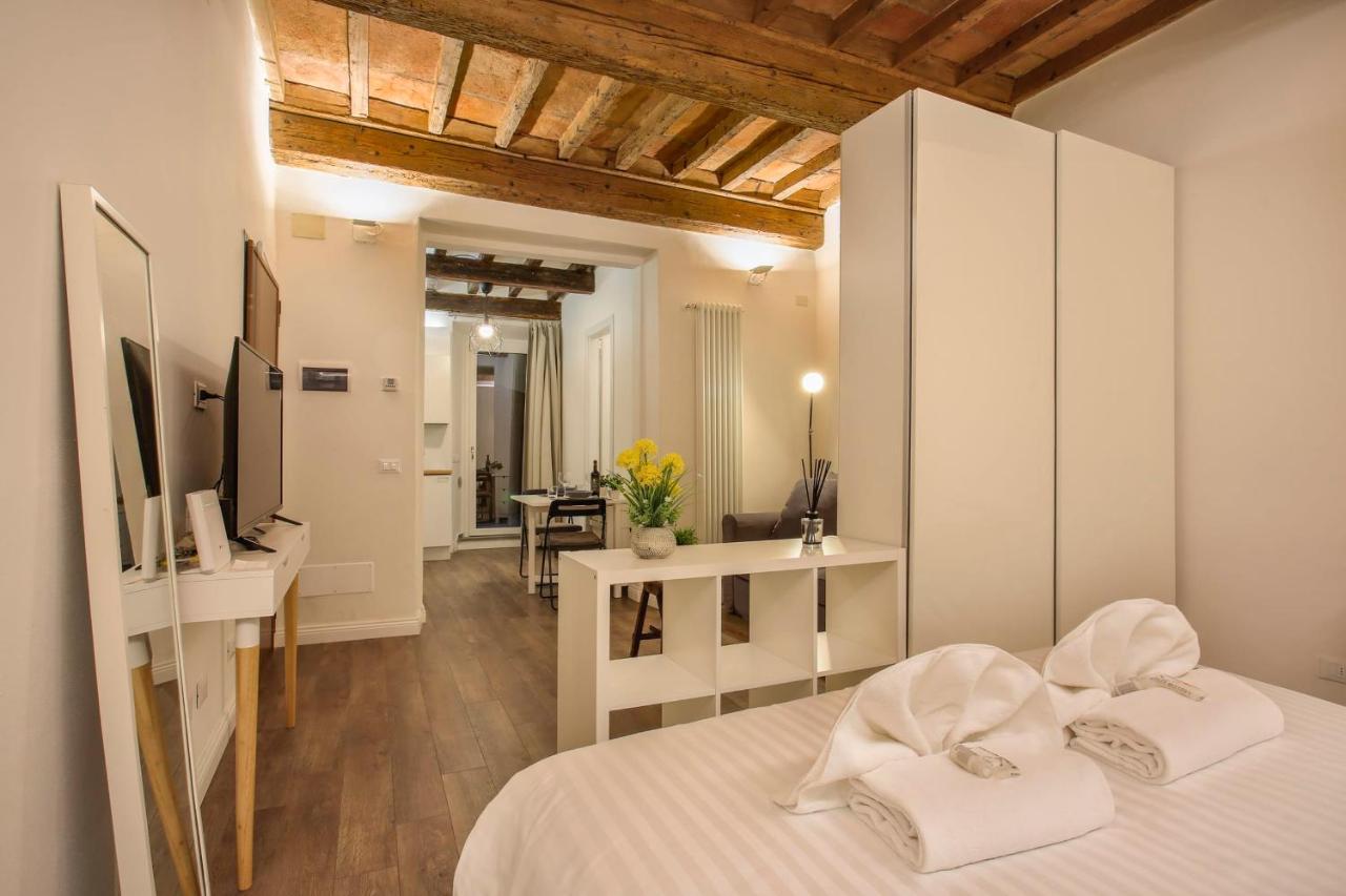 Oltrarno Suite In Флоренция Экстерьер фото